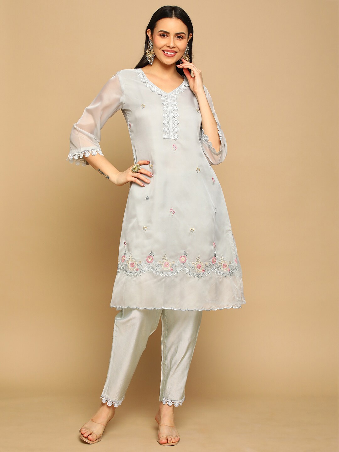 

HEEPOSH Floral Embroidered V Neck Kurta With Trousers & Dupatta, Grey