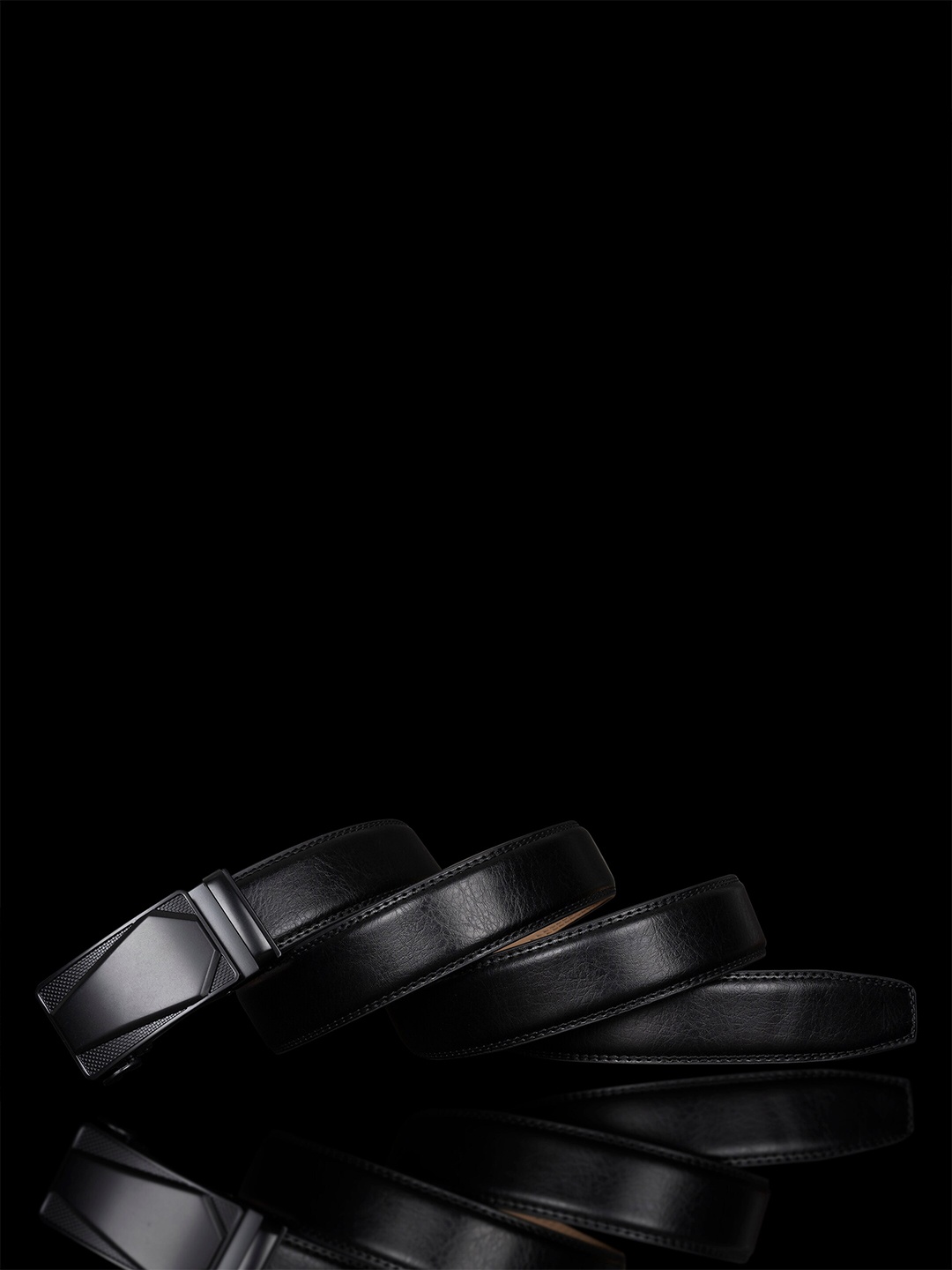 

BANGE Men Genuine Leather Formal Belt With Textured Buckle, Black