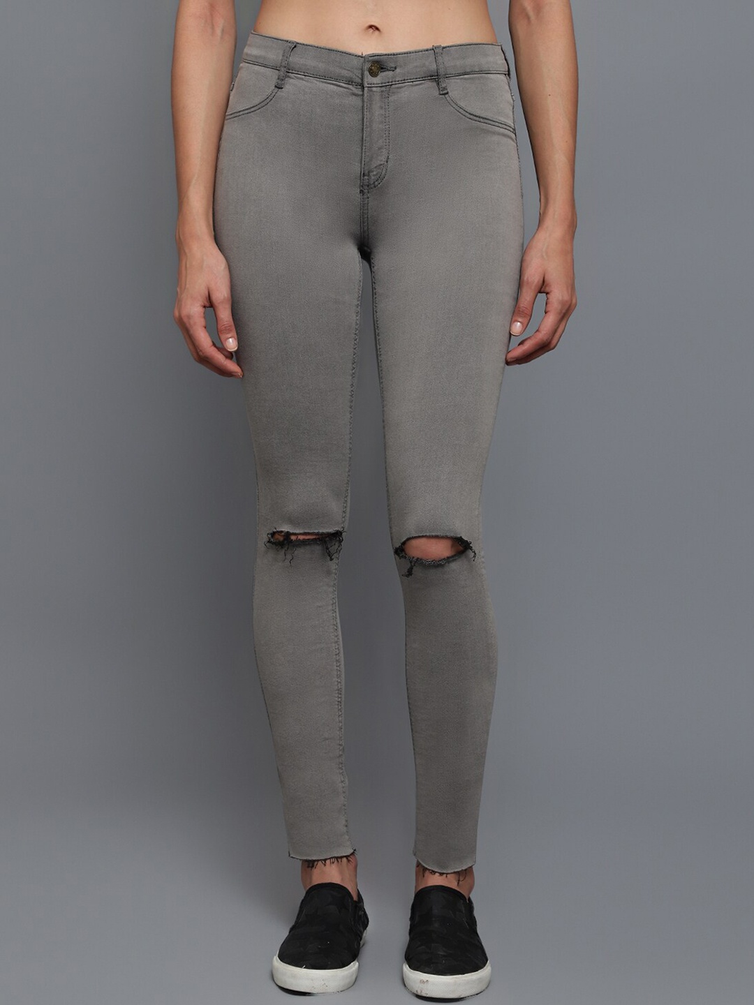 

GUTI Women Skinny Fit Slash Knee Light Fade Stretchable Jeans, Grey