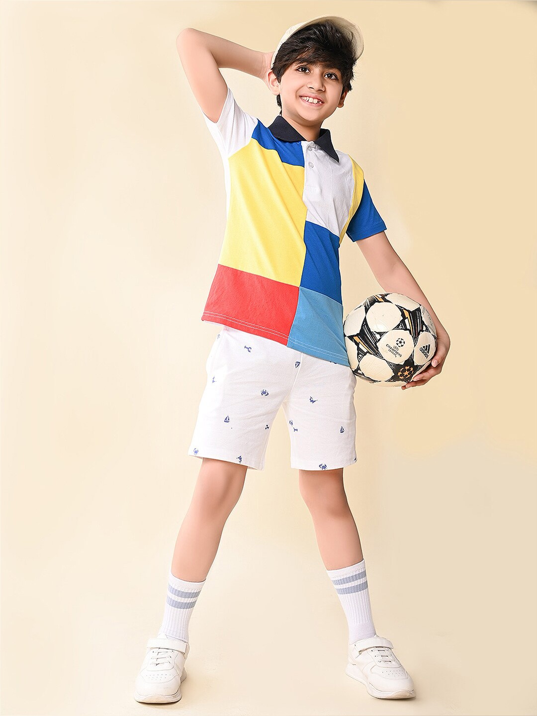 

LilPicks Boys Colourblocked T-shirt with Shorts, White