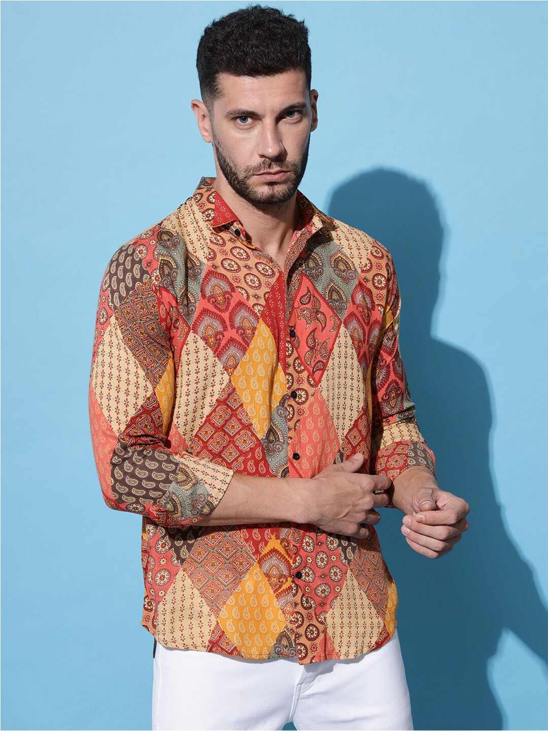 

LAKAALA Ethnic Motifs Printed Casual Shirt, Brown