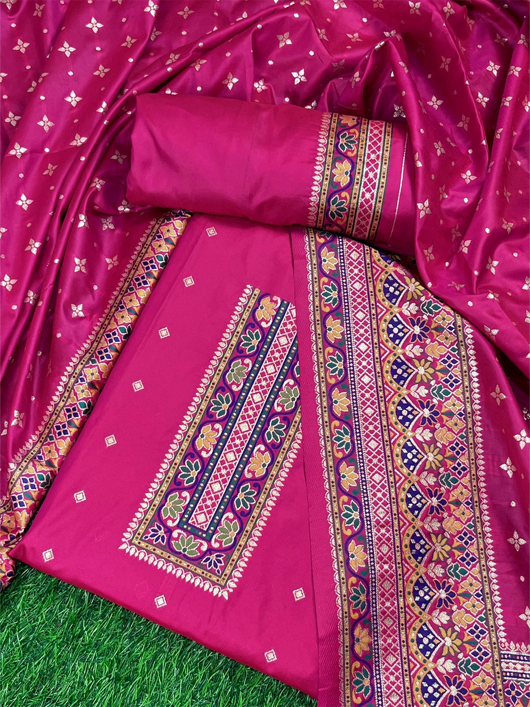 

VISHNU WEAVES Unstitched Dress Material With Dupatta, Pink