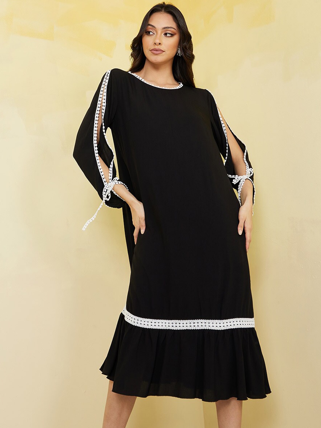 

Styli Black Slit Sleeve Drop-Waist Midi Dress