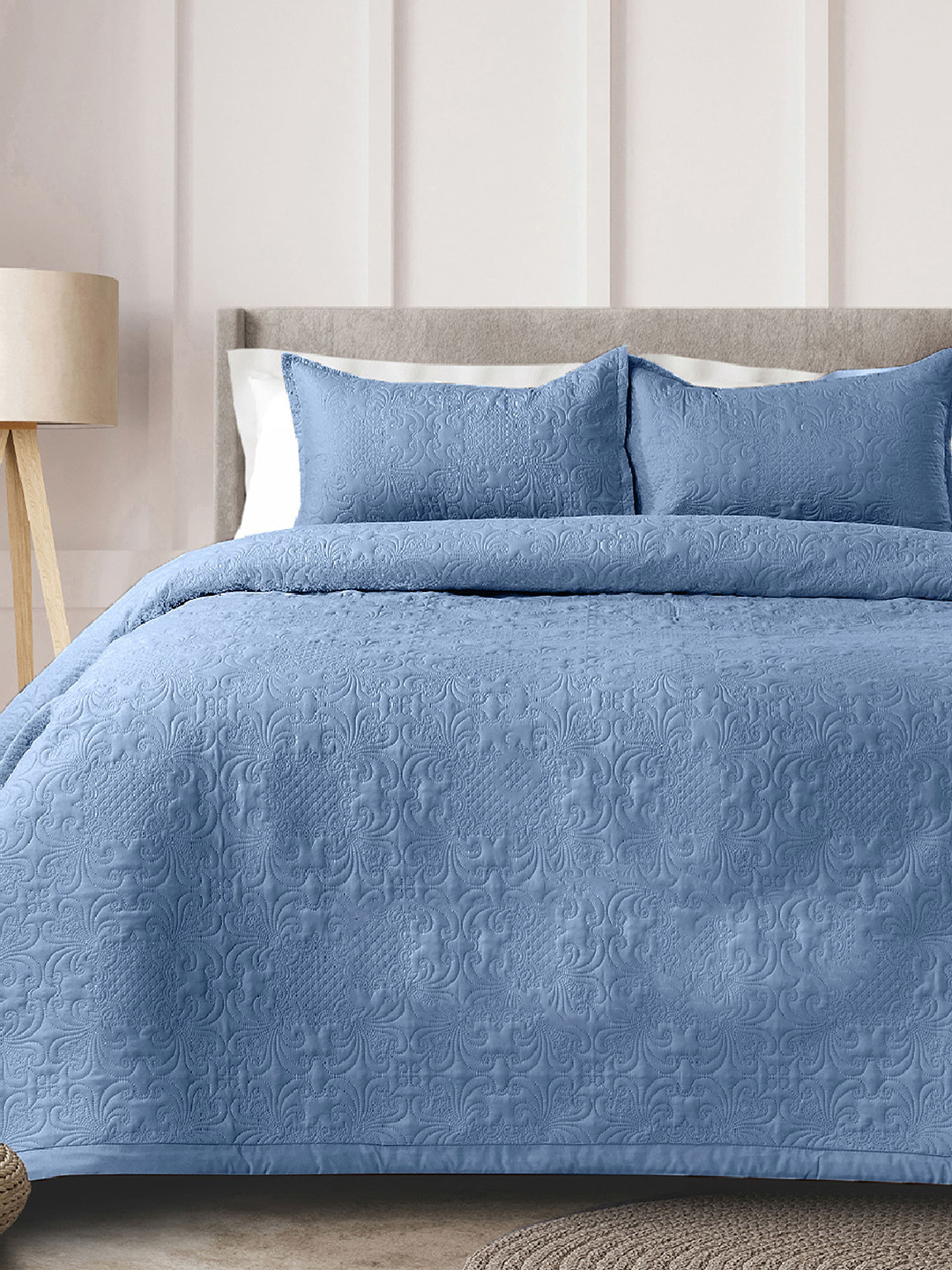 

LABHAM Sensation Ultrasonic Blue Quilted 230 TC Cotton King Bed Cover With 2 Pillow Covers