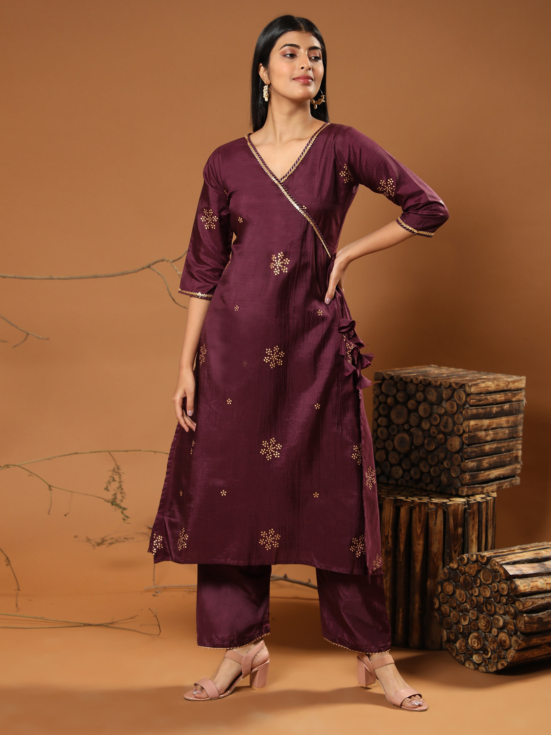 

AVANSHEE Ethnic Motifs Foil Printed Gotta Patti Angrakha A-Line Kurta with Palazzos, Purple