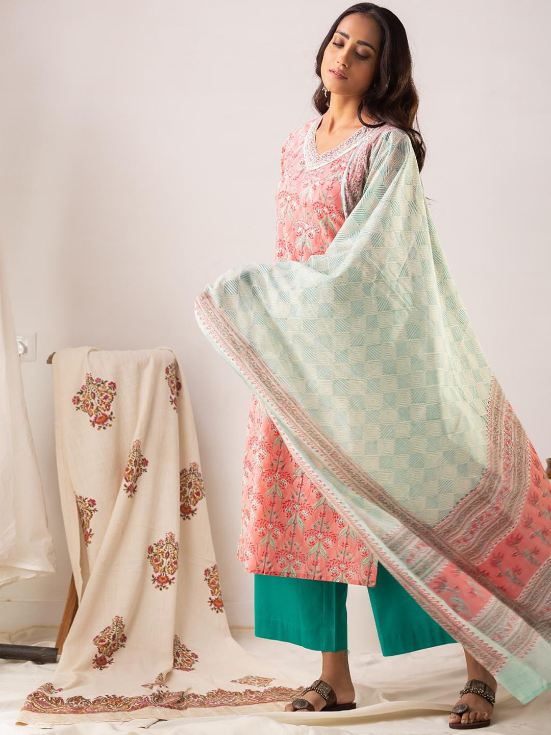 

AVANSHEE Floral Printed Sequined Kurta with Palazzos & Dupatta, Peach