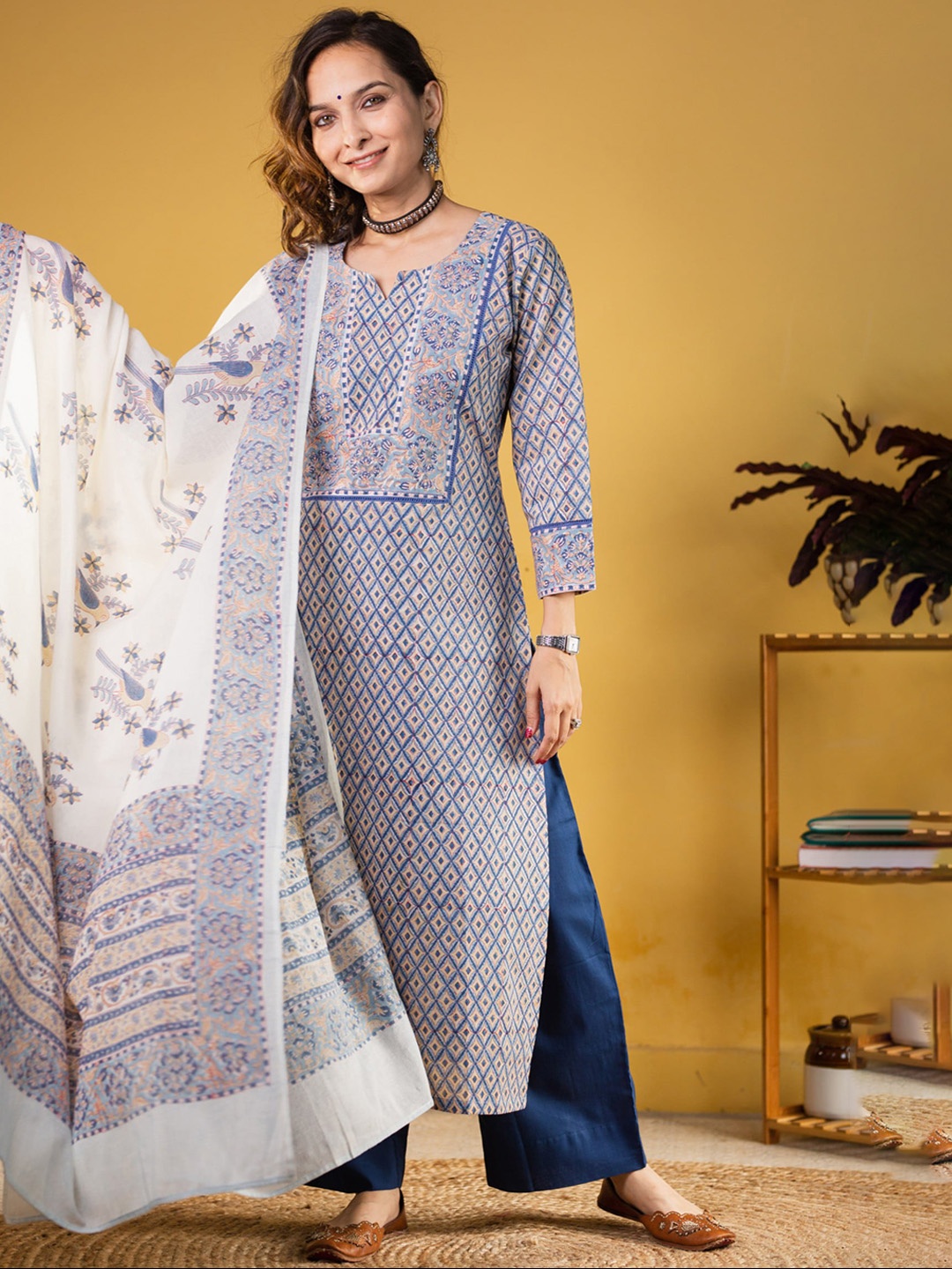 

AVANSHEE Ethnic Motifs Printed Notched Neck Kurta with Palazzos & Dupatta, Cream