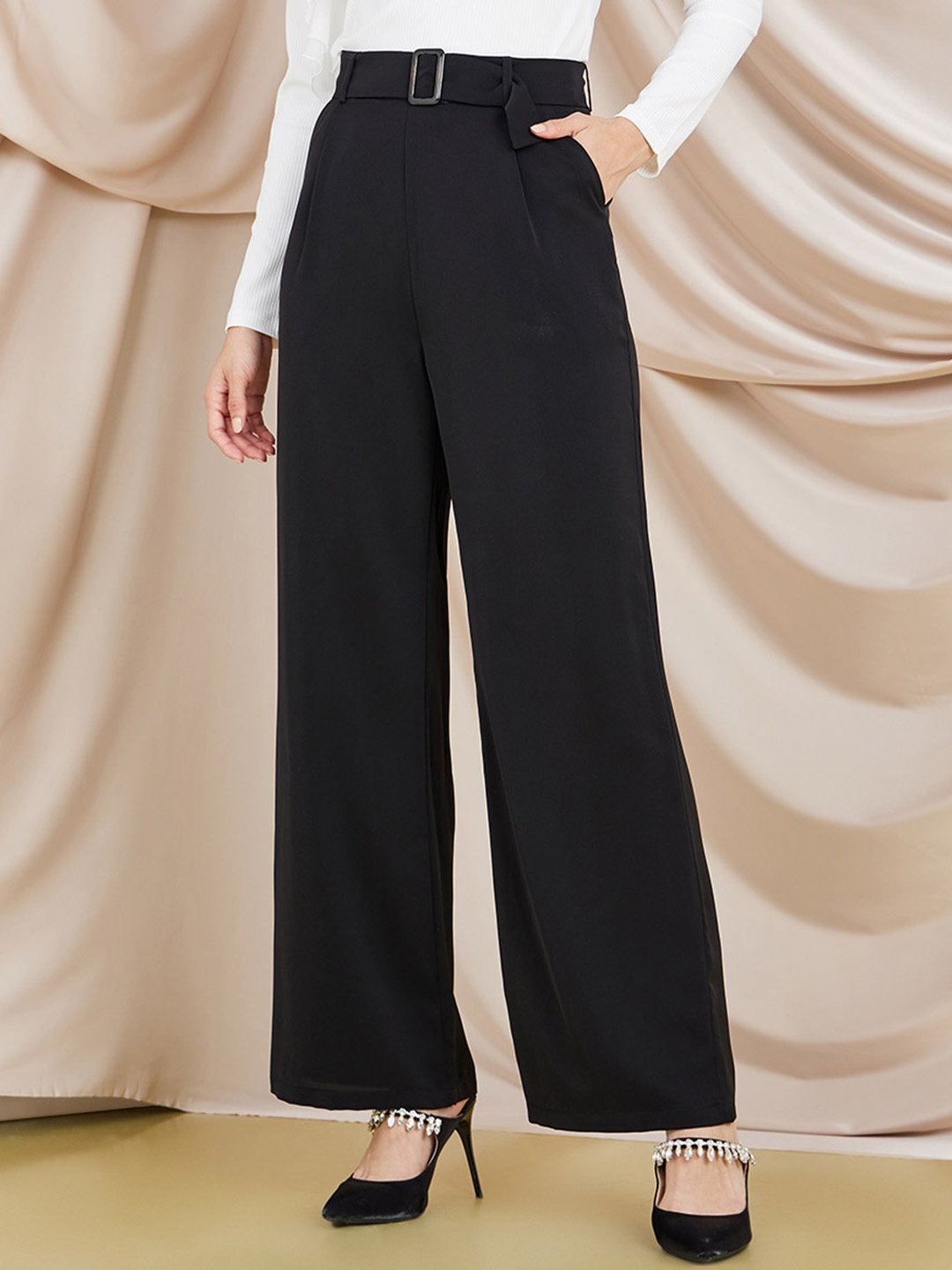 

Styli Women Flared High-Rise Pleated Parallel Trousers With Belt, Black