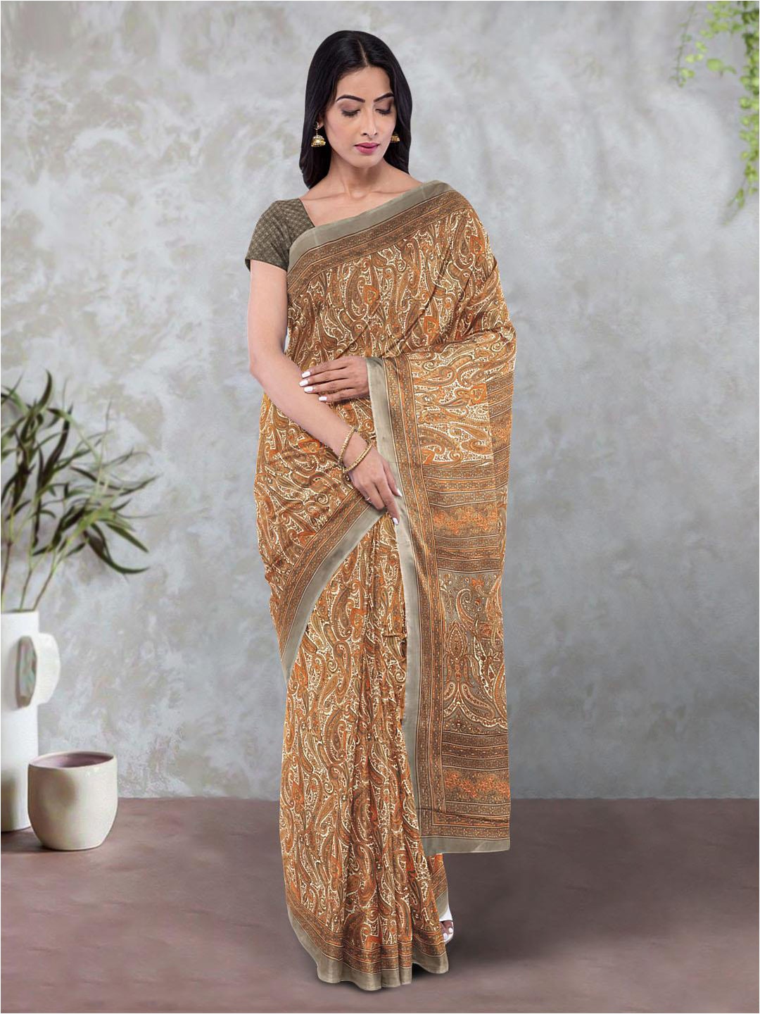 

Kalamandir Paisley Pure Crepe Saree, Cream