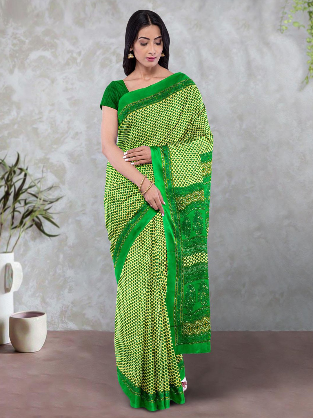 

Kalamandir Ethnic Motifs Printed Pure Crepe Saree, Green