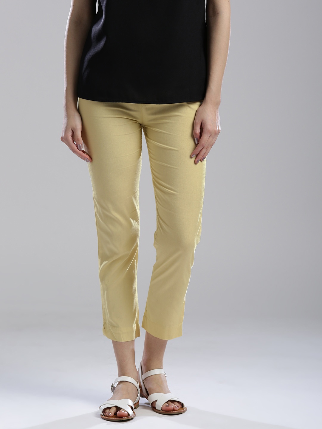 

WISHFUL by W Women Cream-Coloured Solid Cropped Ethnic Trousers