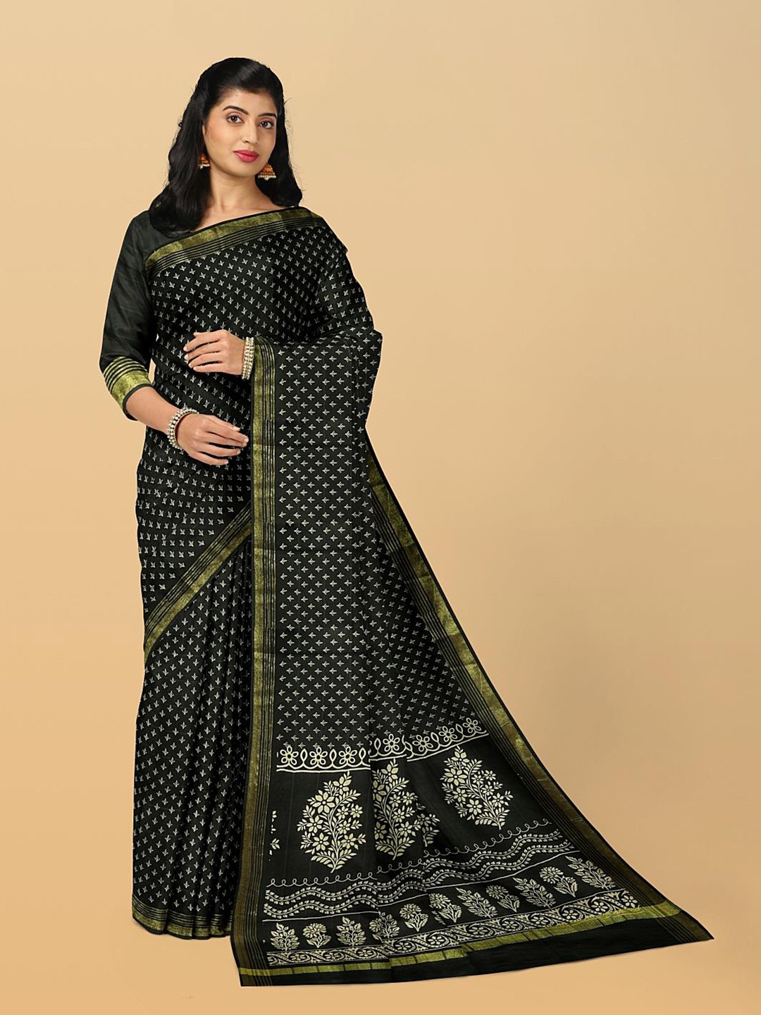

Kalamandir Floral Zari Saree, Black