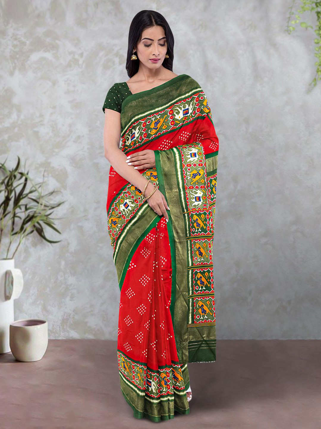 

Kalamandir Ethnic Motifs Zari Saree, Green
