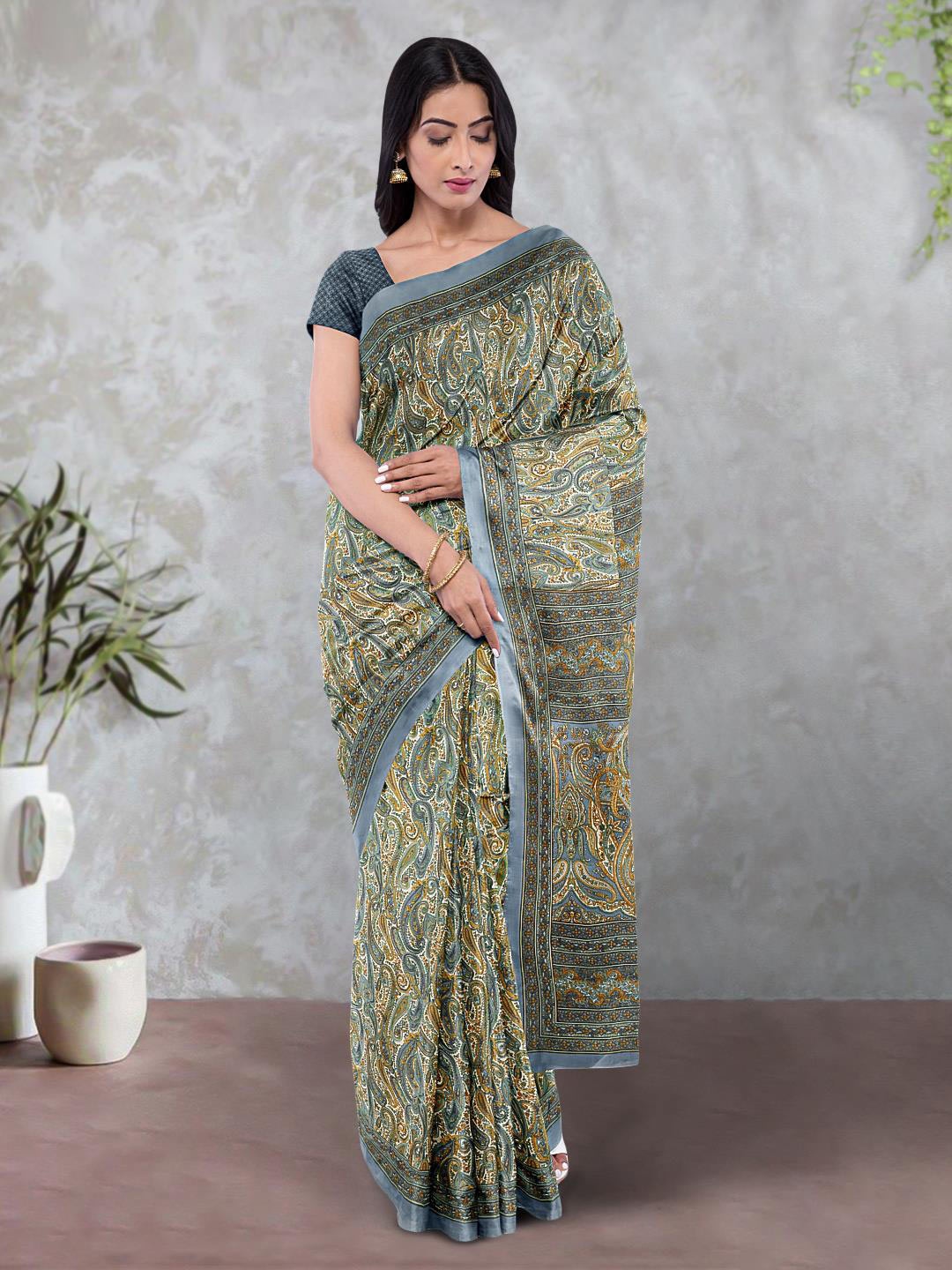 

Kalamandir Paisley Pure Crepe Saree, Cream