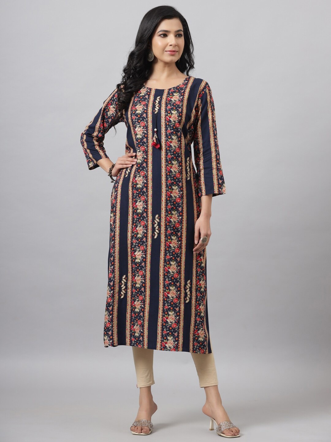 

Amchoor Floral Printed Straight Regular Kurta, Navy blue