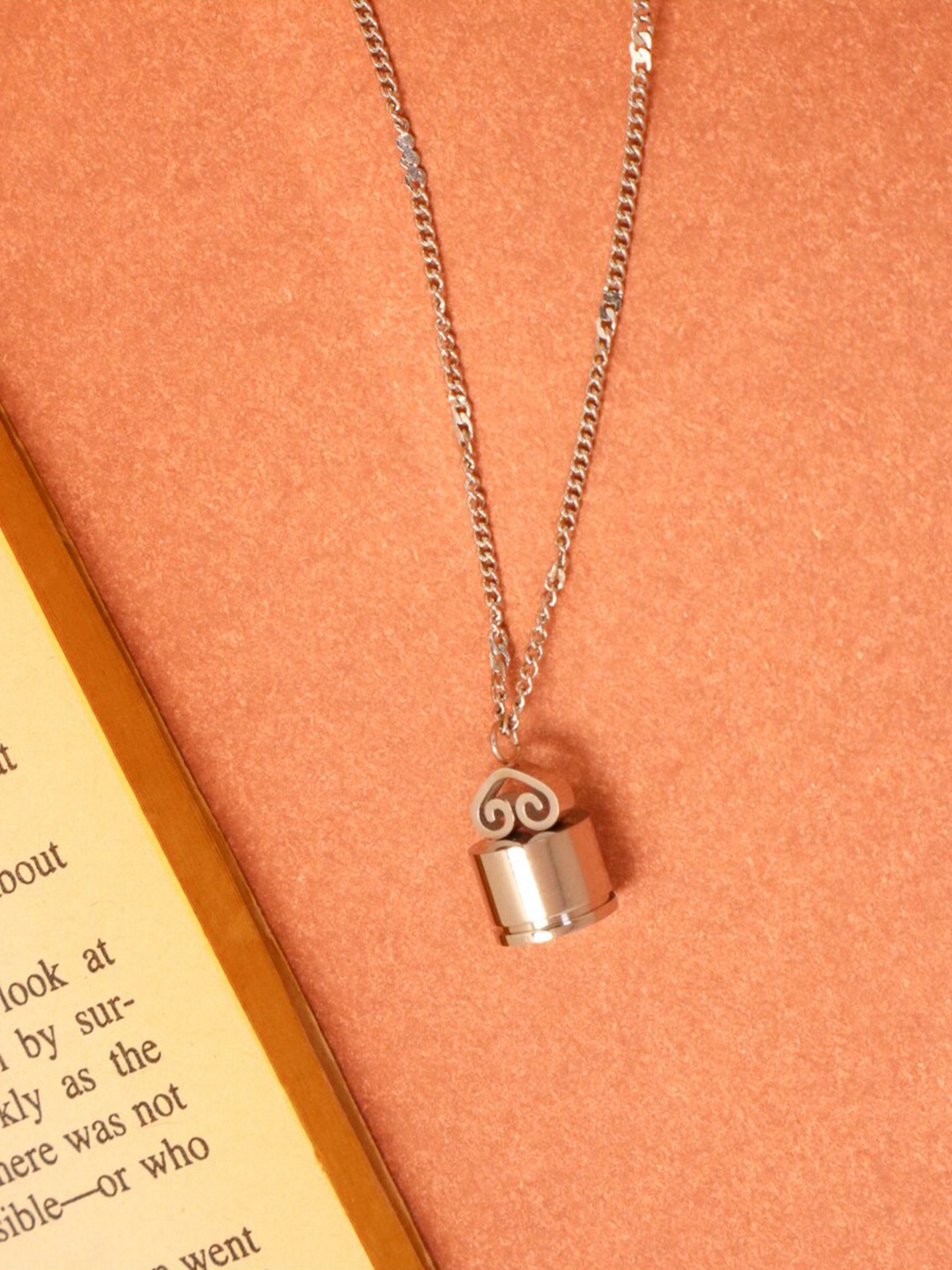 

SALTY Silver-Plated Lock Necklace