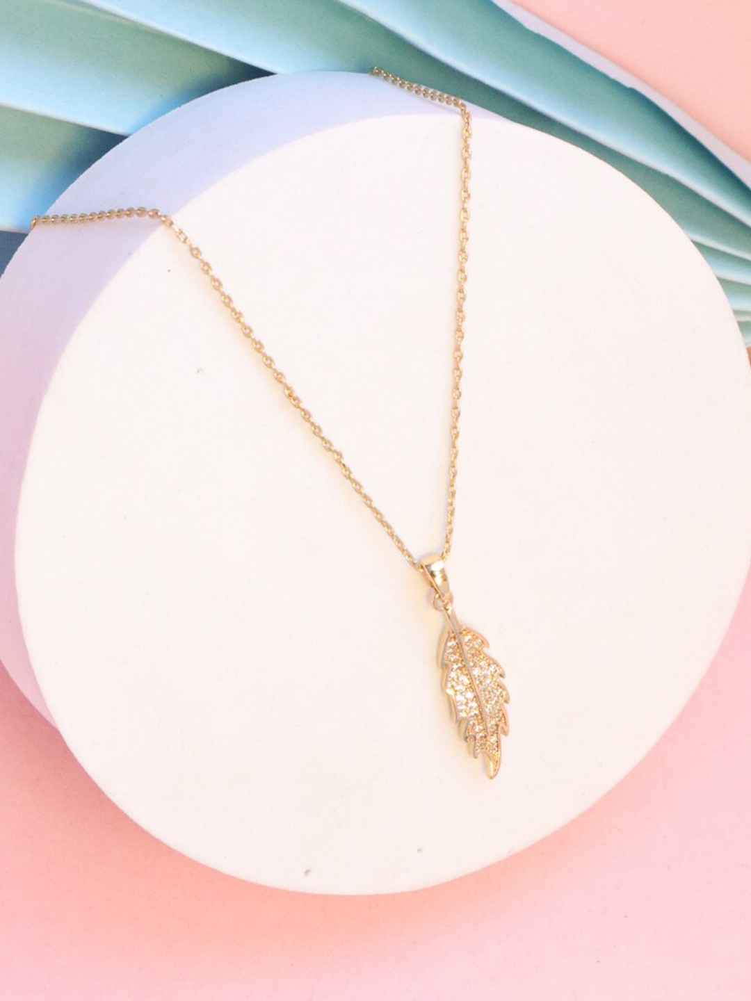 

SALTY Gold-Plated Leaf Crystal Necklace