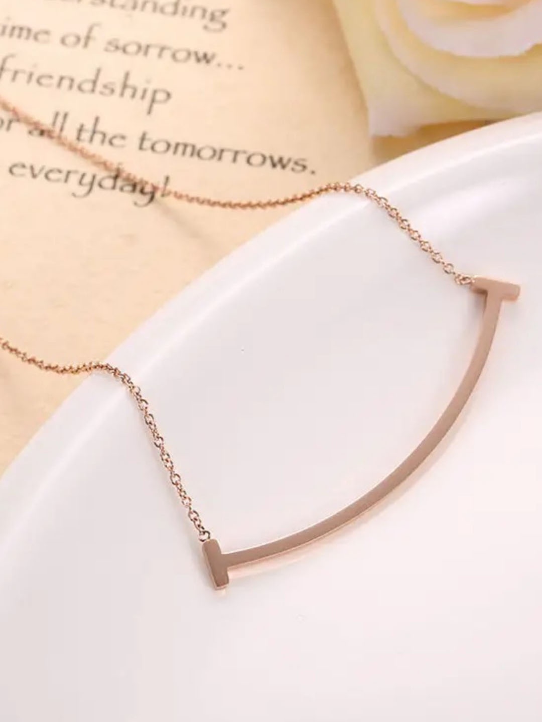 

SALTY Large Smile Necklace, Rose gold