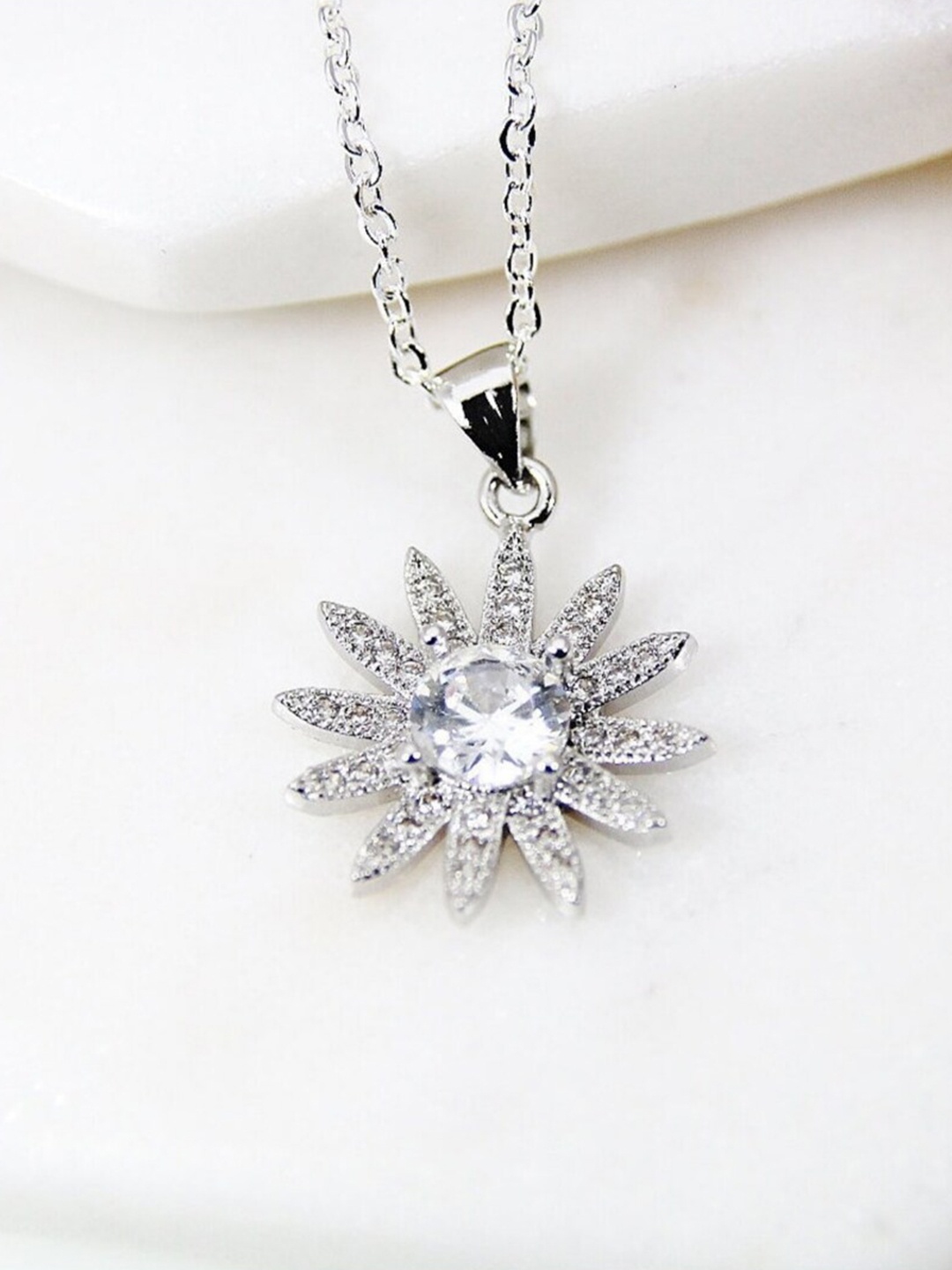 

SALTY Daisy Flower Crystal Necklace, Silver