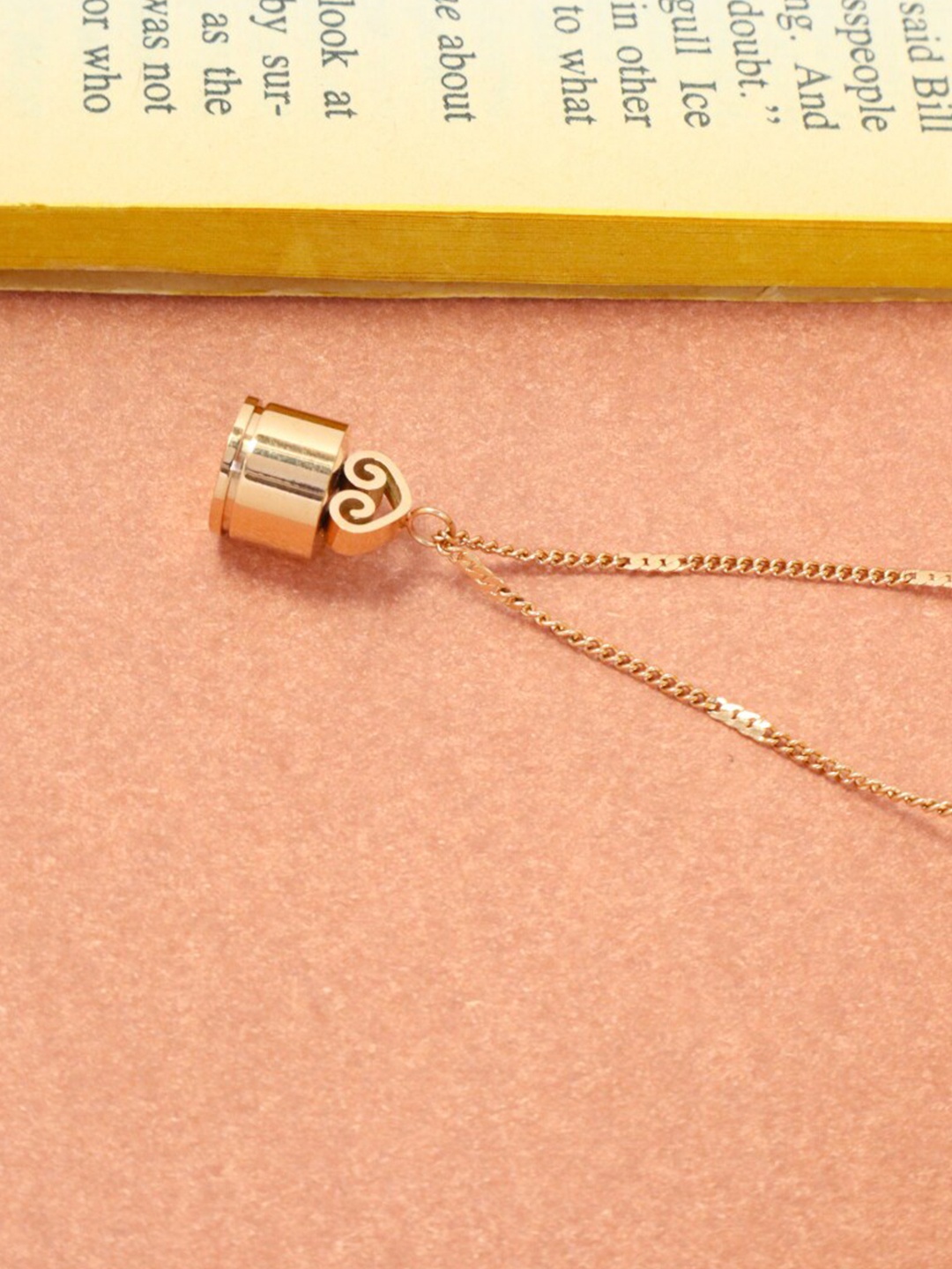 

SALTY Antique Lock Stainless Steel Necklace, Rose gold