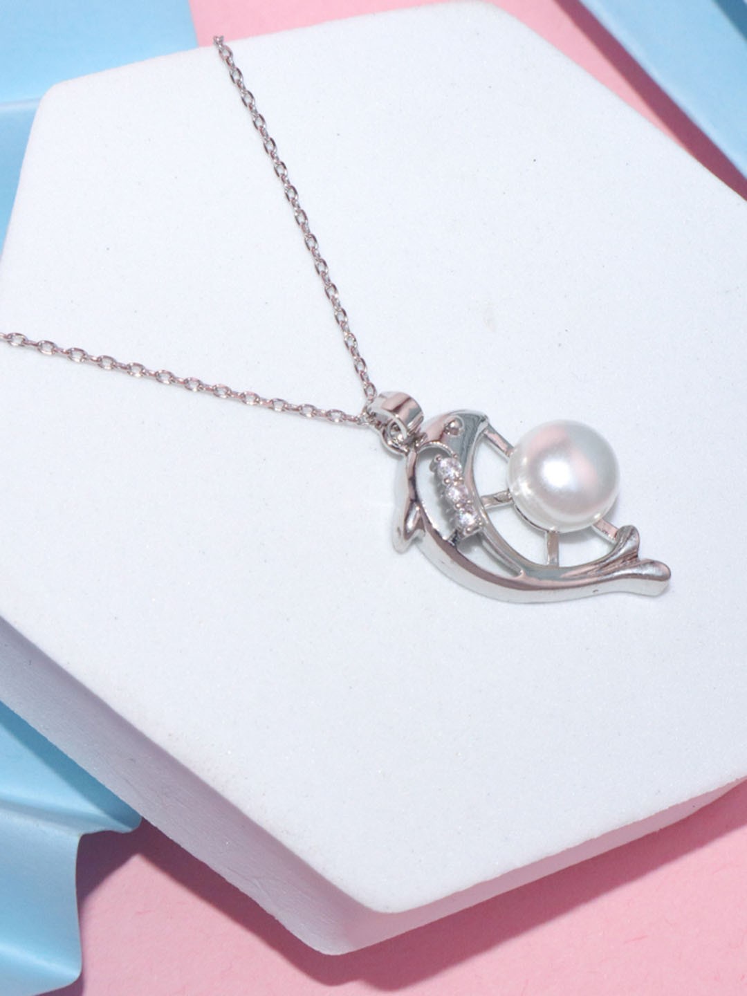 

SALTY Classy Dolphin Artificial Beads Necklace, Silver