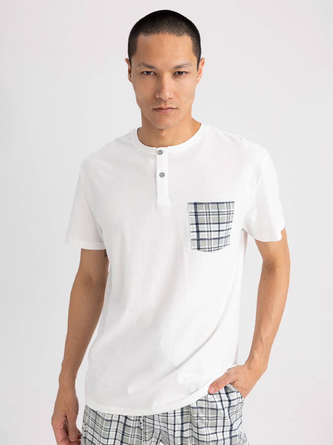 

DeFacto Checked T-Shirt & Pyjamas Night suit, White