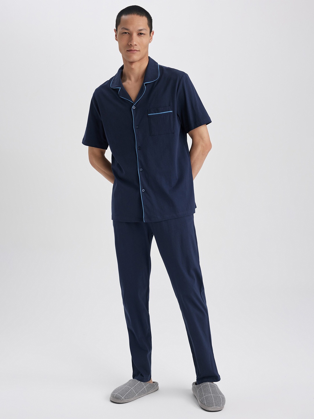 

DeFacto Men Solid Pure Cotton Night suit, Navy blue