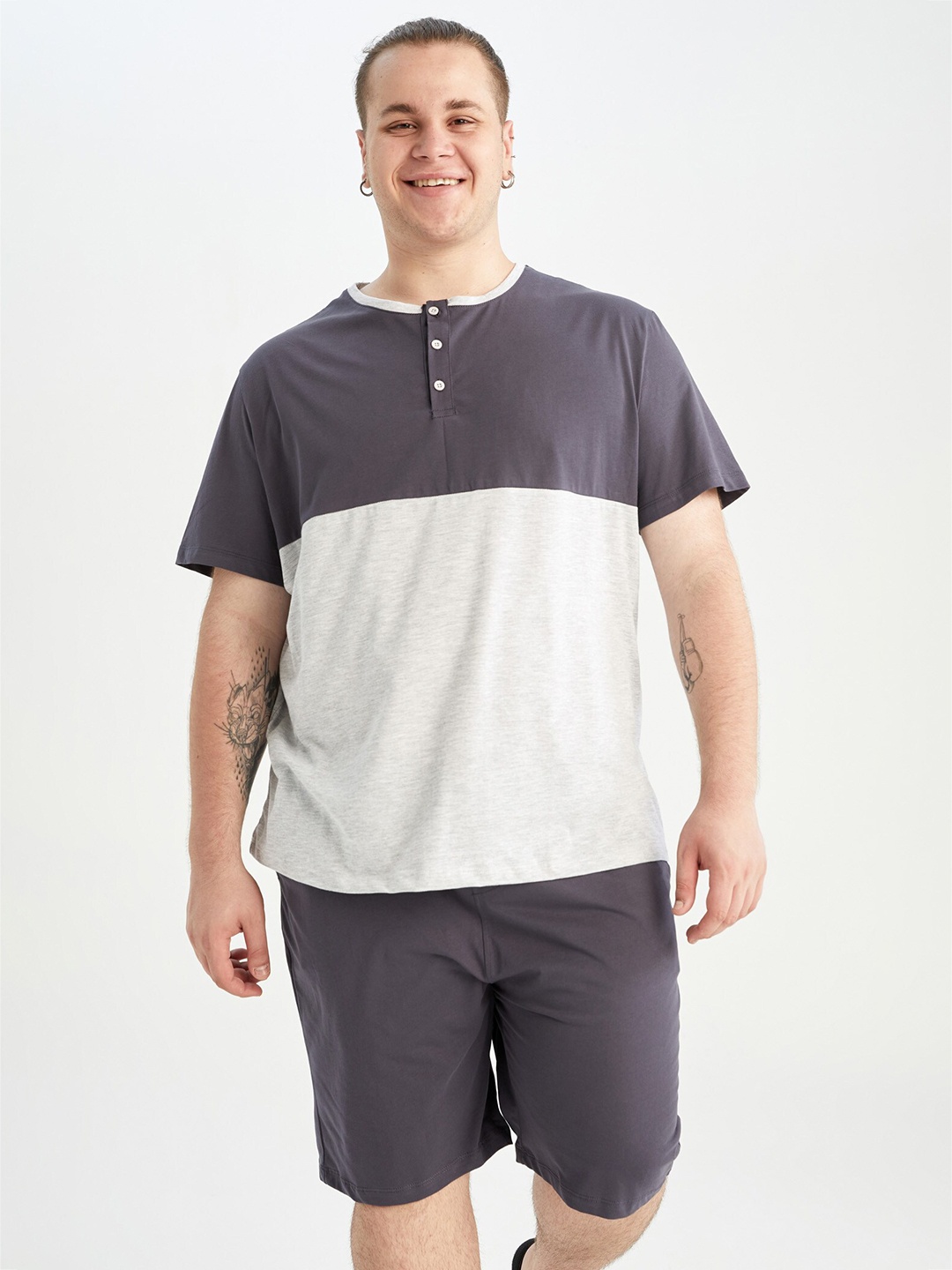 

DeFacto Plus Size Colourblocked T-Shirt & Shorts Night suit, Grey