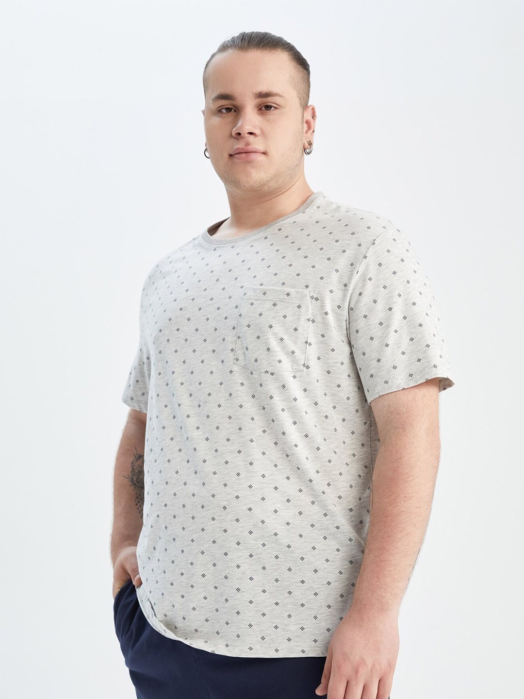 

DeFacto Plus Size Printed T-Shirt & Shorts Night suit, Grey