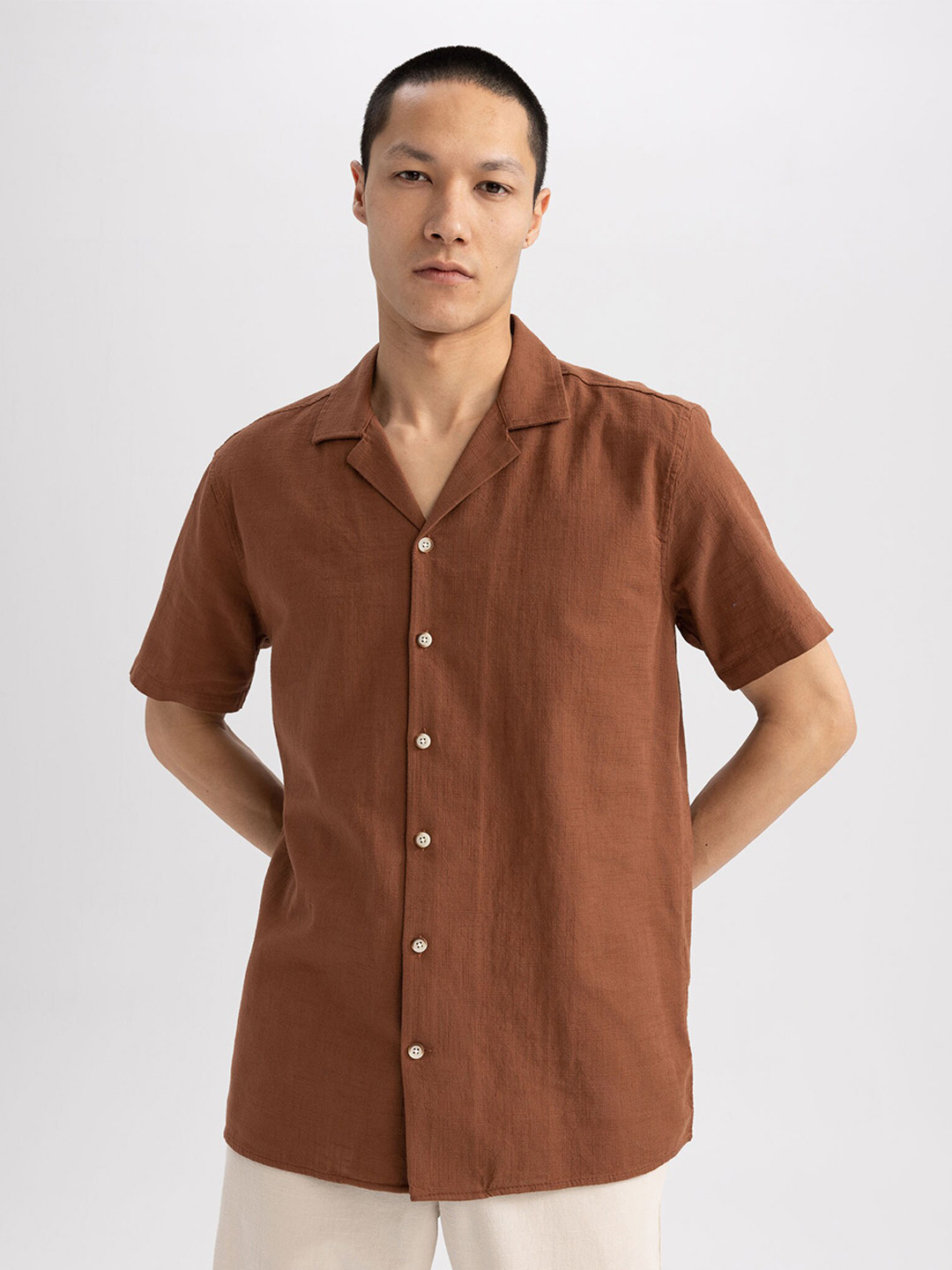 

DeFacto Cuban Collar Short Sleeves Pure Cotton Casual Shirt, Brown