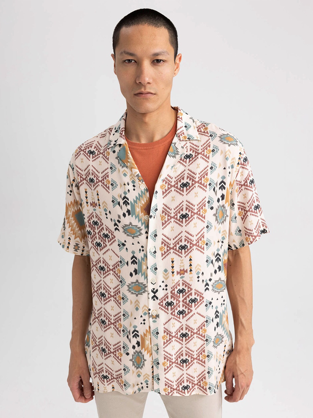 

DeFacto Geometric Printed Opaque Casual Shirt, White
