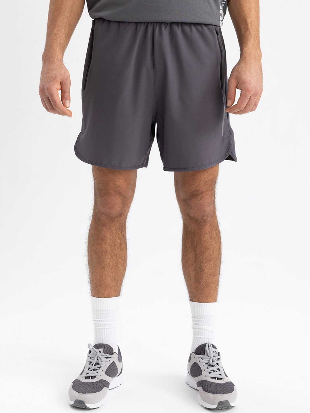 

DeFacto Men Mid Rise Regular Fit Shorts, Grey
