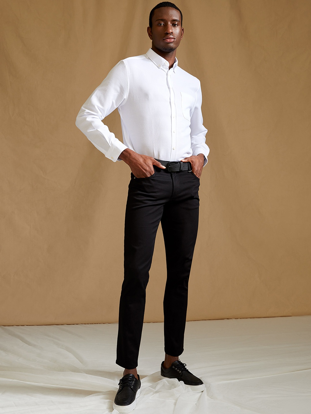 

DeFacto Men Flat-Front Mid-Rise Cotton Formal Trousers, Black