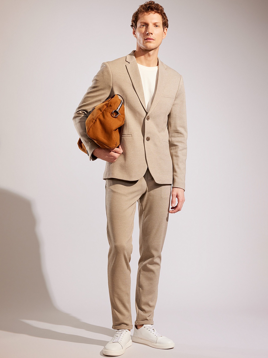 

DeFacto Men Mid Rise Woven Regular Fit Trousers, Beige