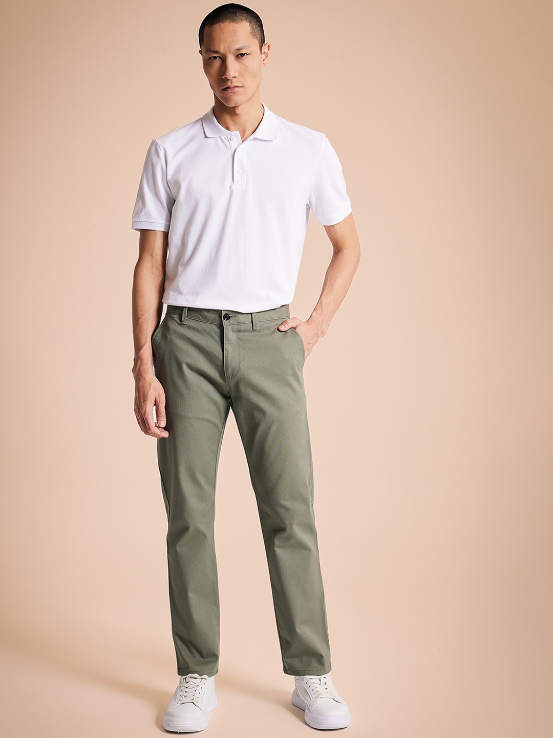 

DeFacto Men Mid Rise Woven Chinos Trousers, Khaki