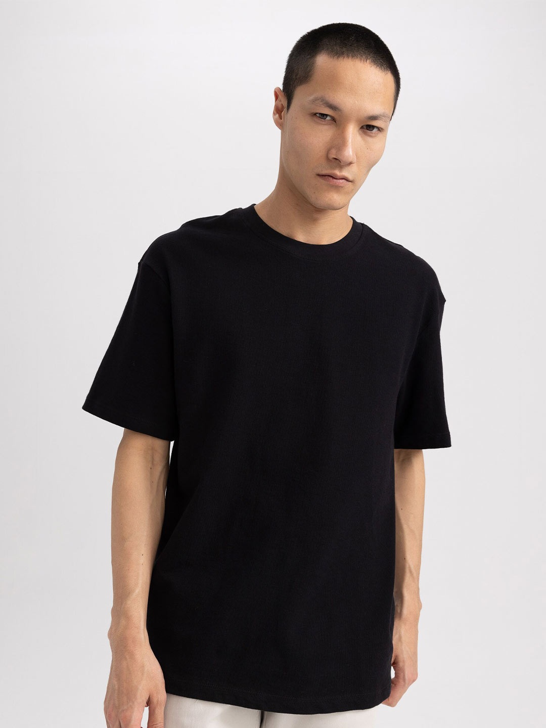 

DeFacto Round Neck Drop Shoulder Sleeves Pure Cotton T-shirt, Black