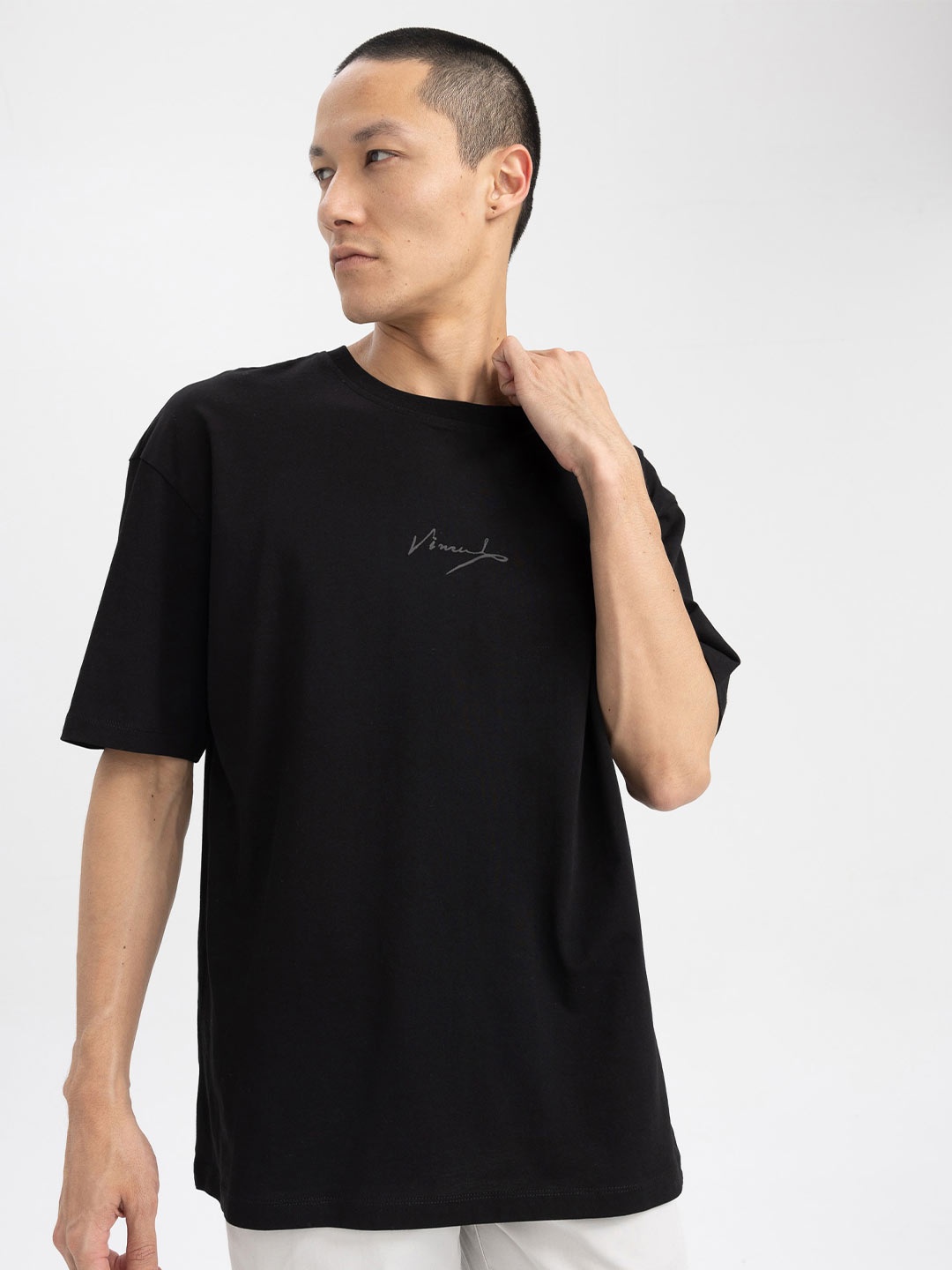 

DeFacto Round Neck Short Sleeves Cotton T-shirt, Black