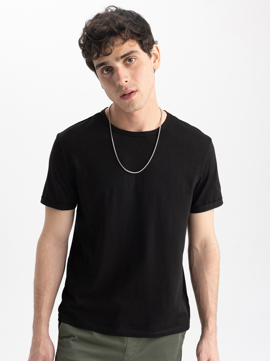 

DeFacto Round Neck Short Sleeves Casual T-shirt, Black