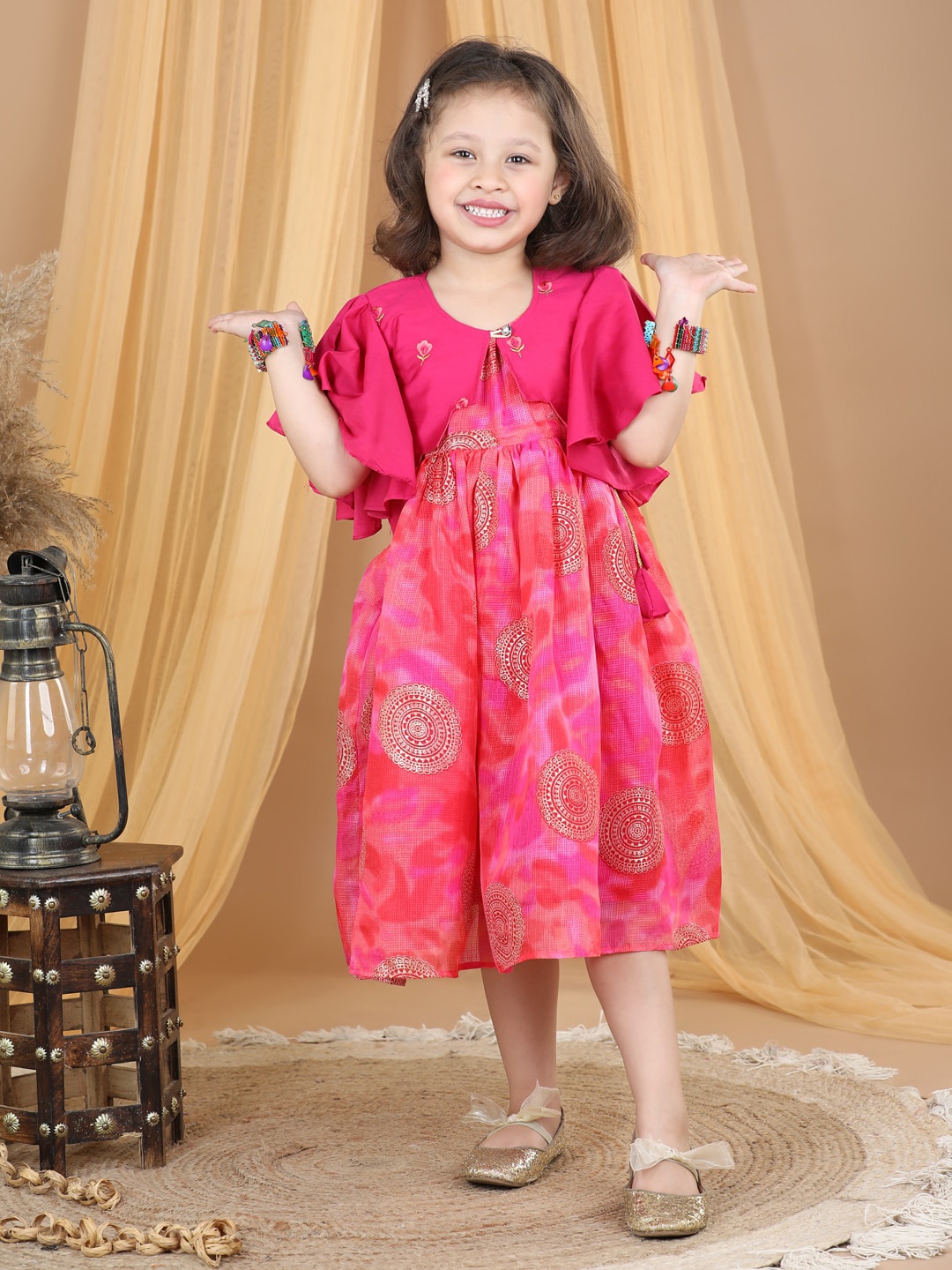 

Kinder Kids Girls Ethnic Motifs Printed Cotton Fit & Flare Ethnic Dress With Jacket, Pink