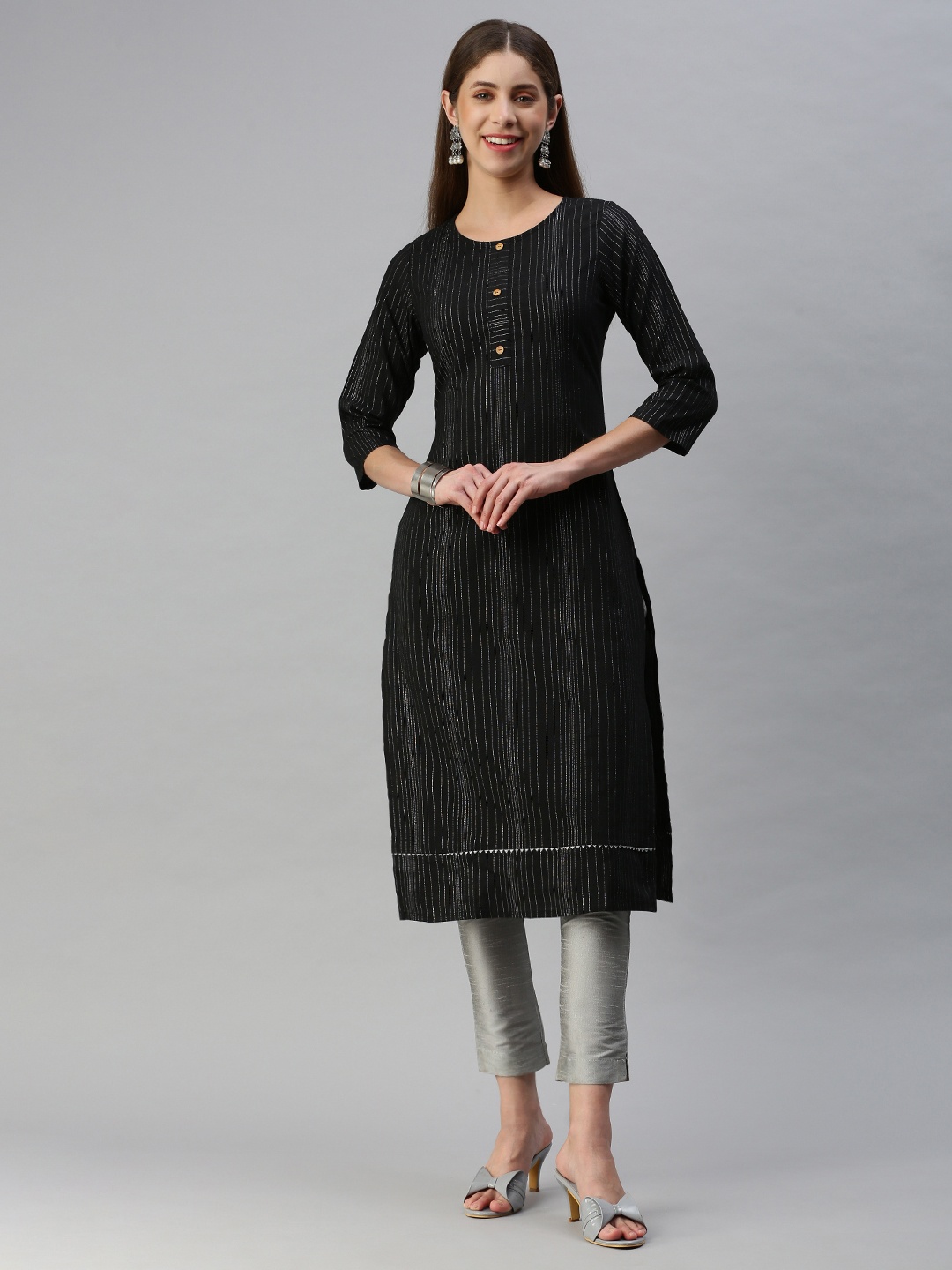 

HRITIKA Women Black Striped Kurta