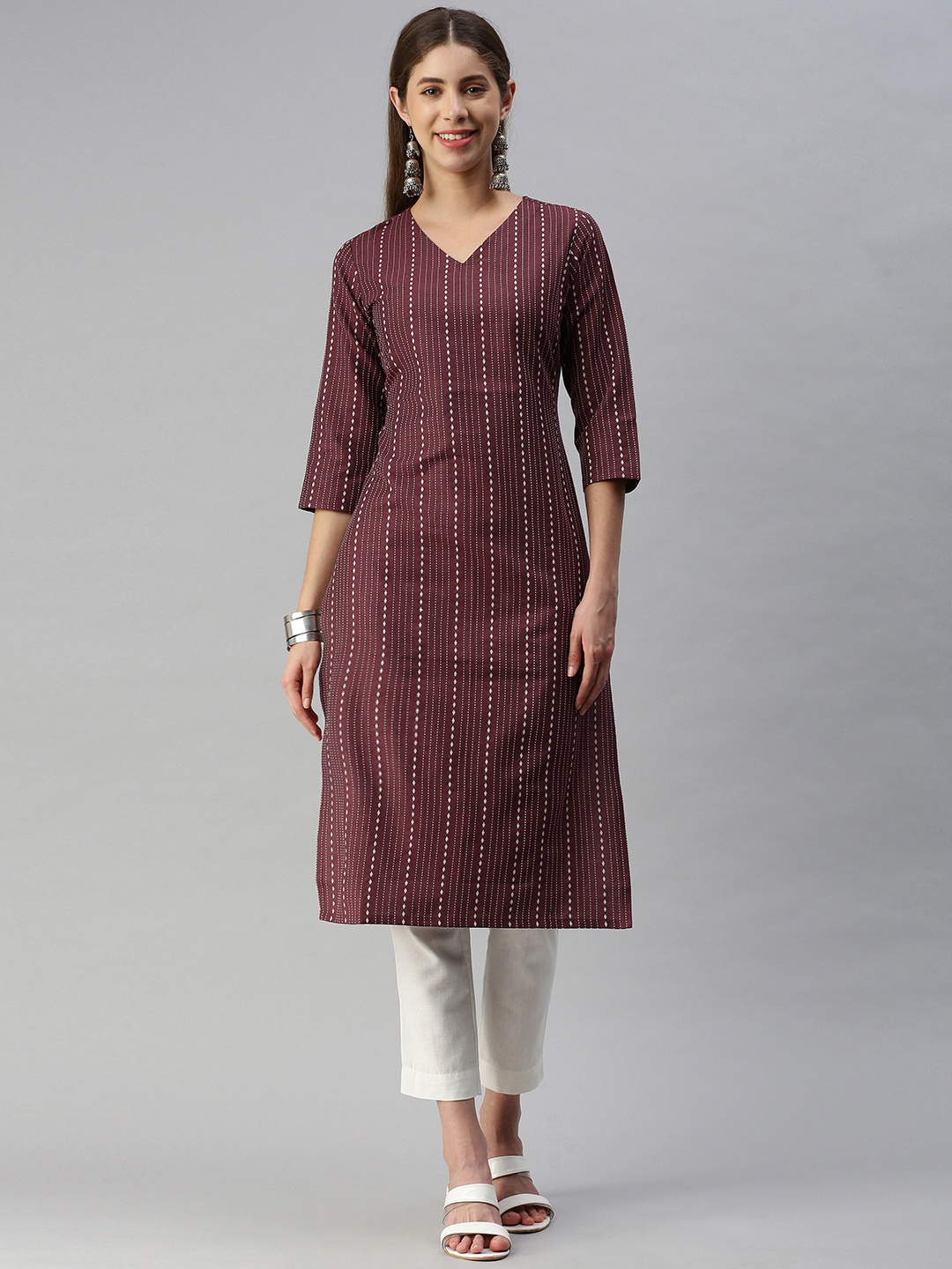 

HRITIKA Women Burgundy Striped Kurta
