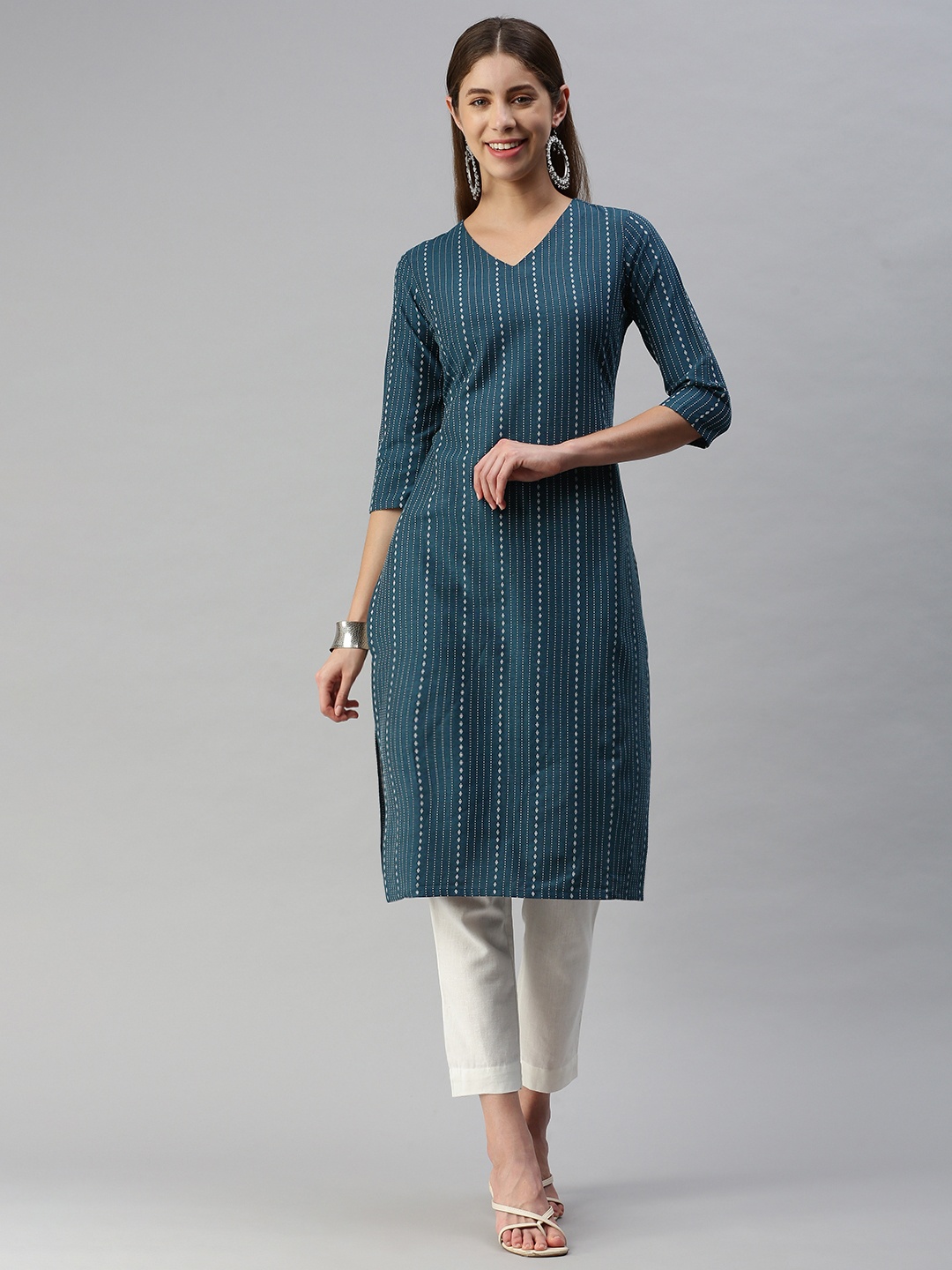 

HRITIKA Women Teal Striped Kurta