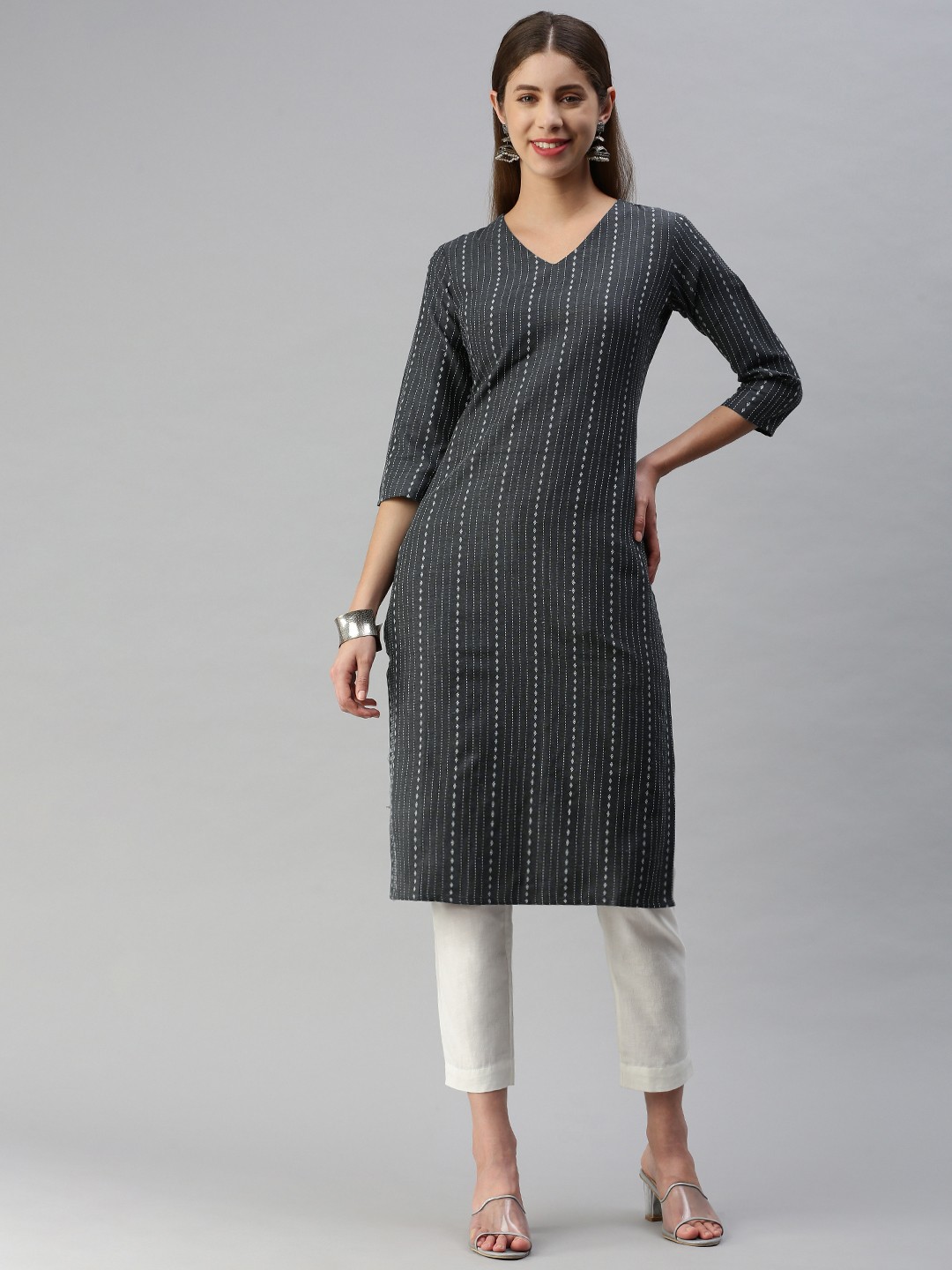 

HRITIKA Women Grey Striped Kurta