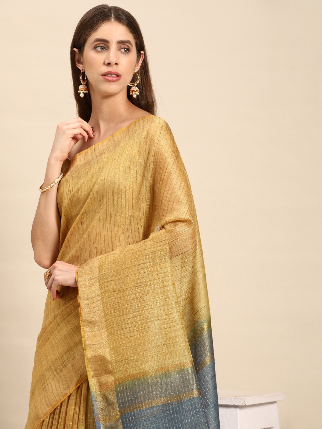 

swatika Checked Zari Silk Blend Bhagalpuri Saree, Green