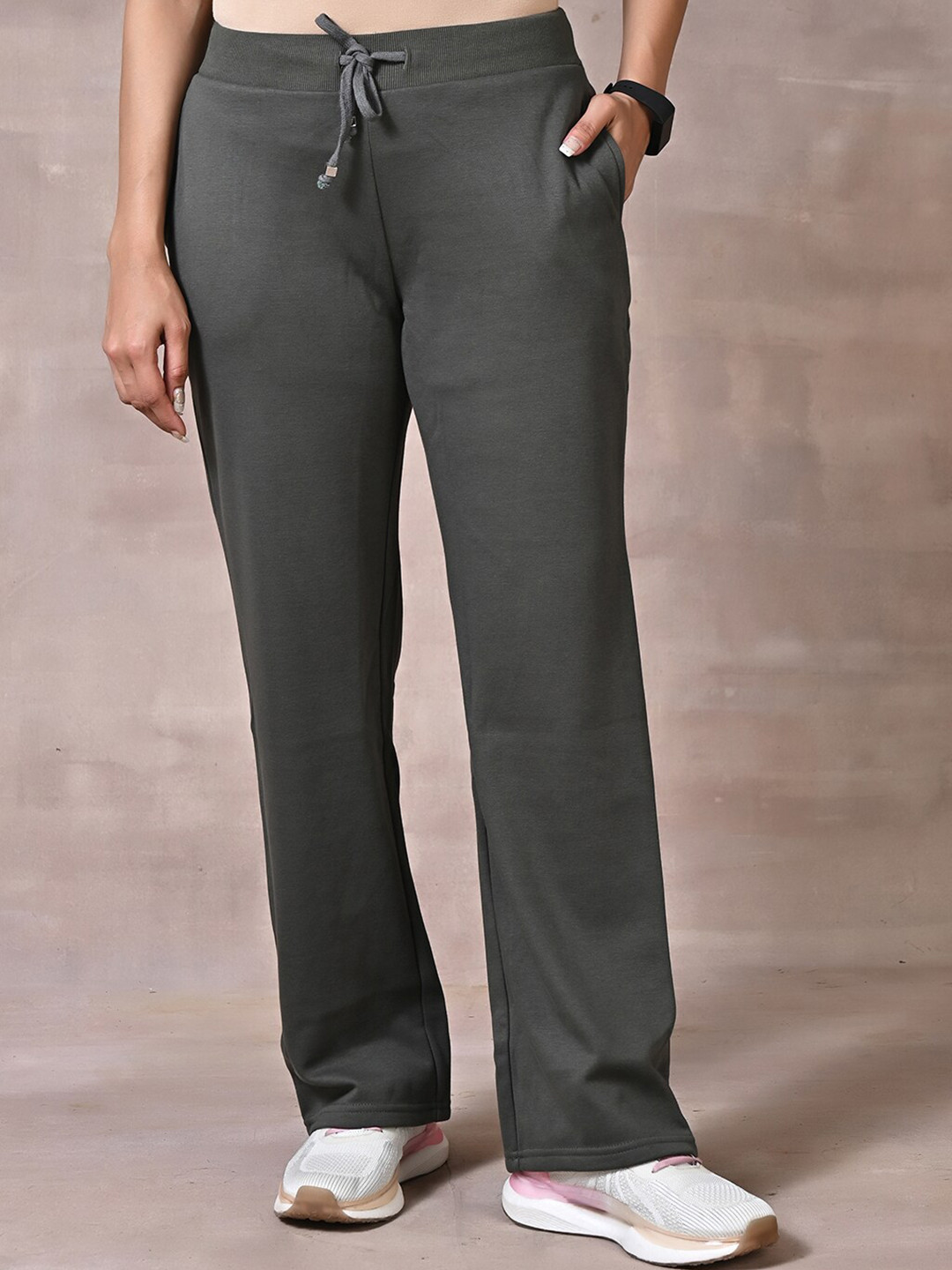 

Lakshita Women Mid-Rise Smart Straight Fit Easy Wash Trousers, Olive