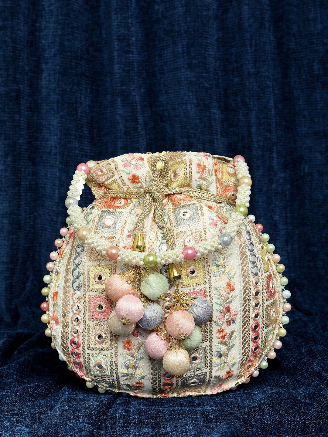 

Peora Embroidered Potli Clutch, White