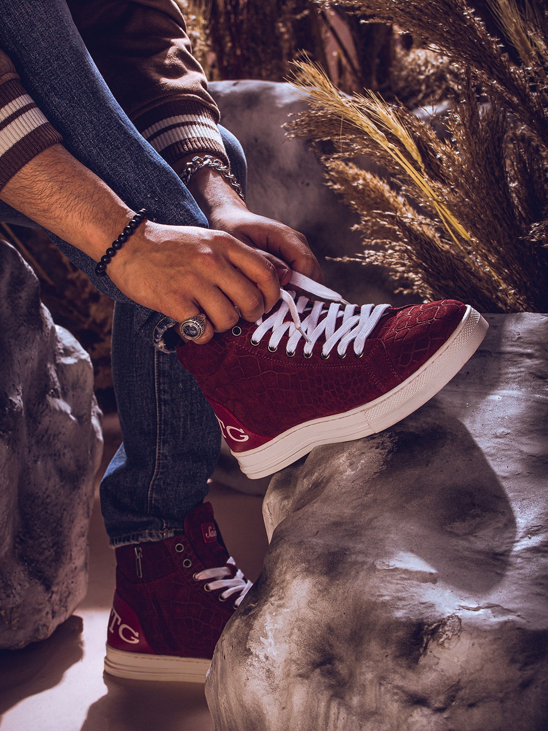 

Saint G Men Mid Top Breathable Leather Contrast Sole Sneakers, Burgundy