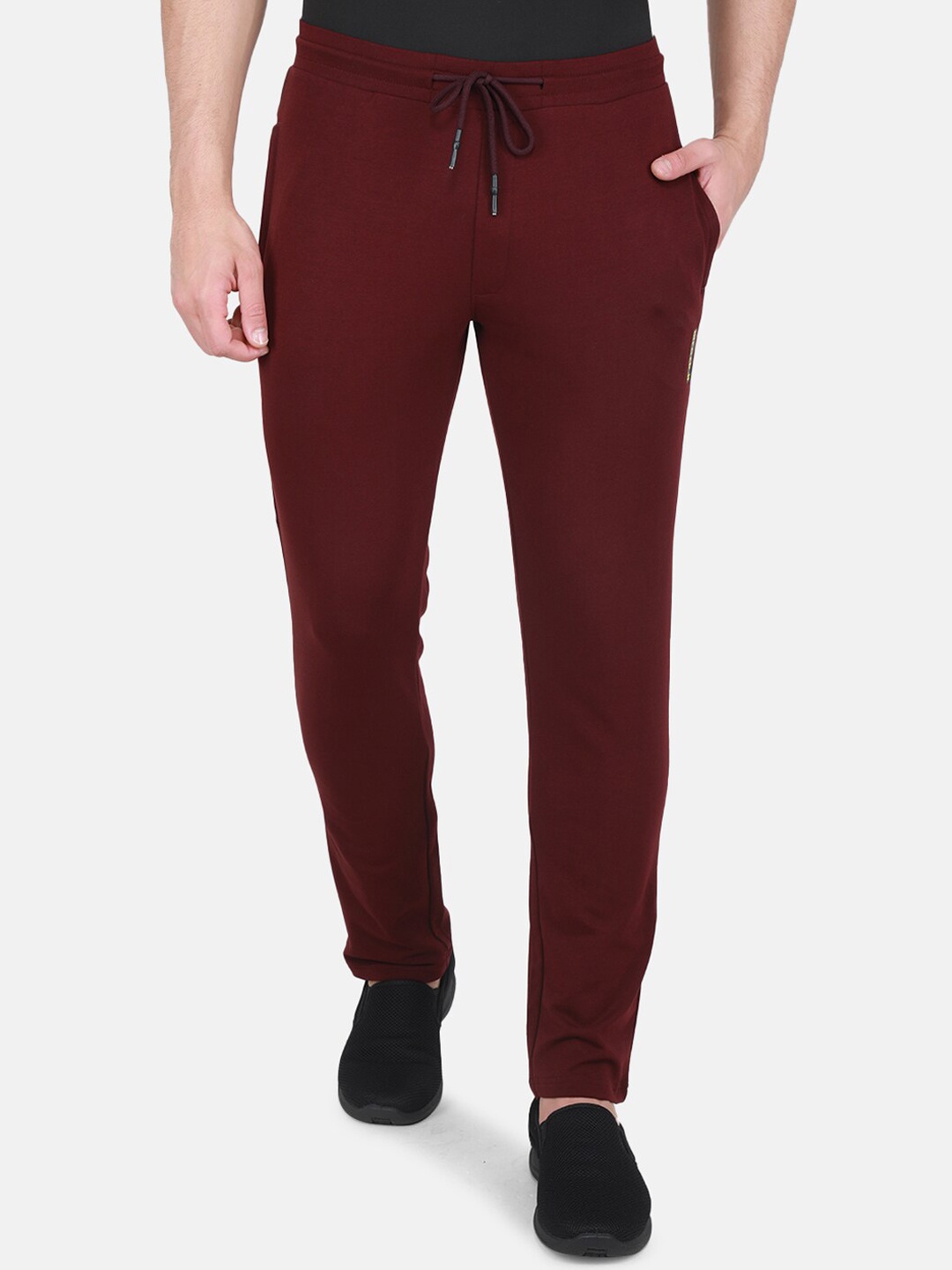 

rock.it Men Mid Rise Slim Fit Track Pants, Burgundy