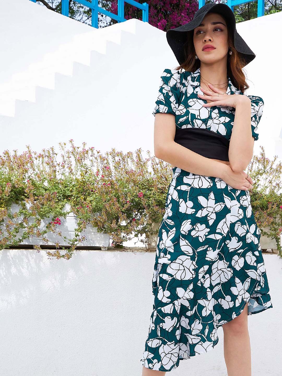 

SASSAFRAS Green & White Floral Printed Shirt Collar Crop Top With Ruffle Skirt