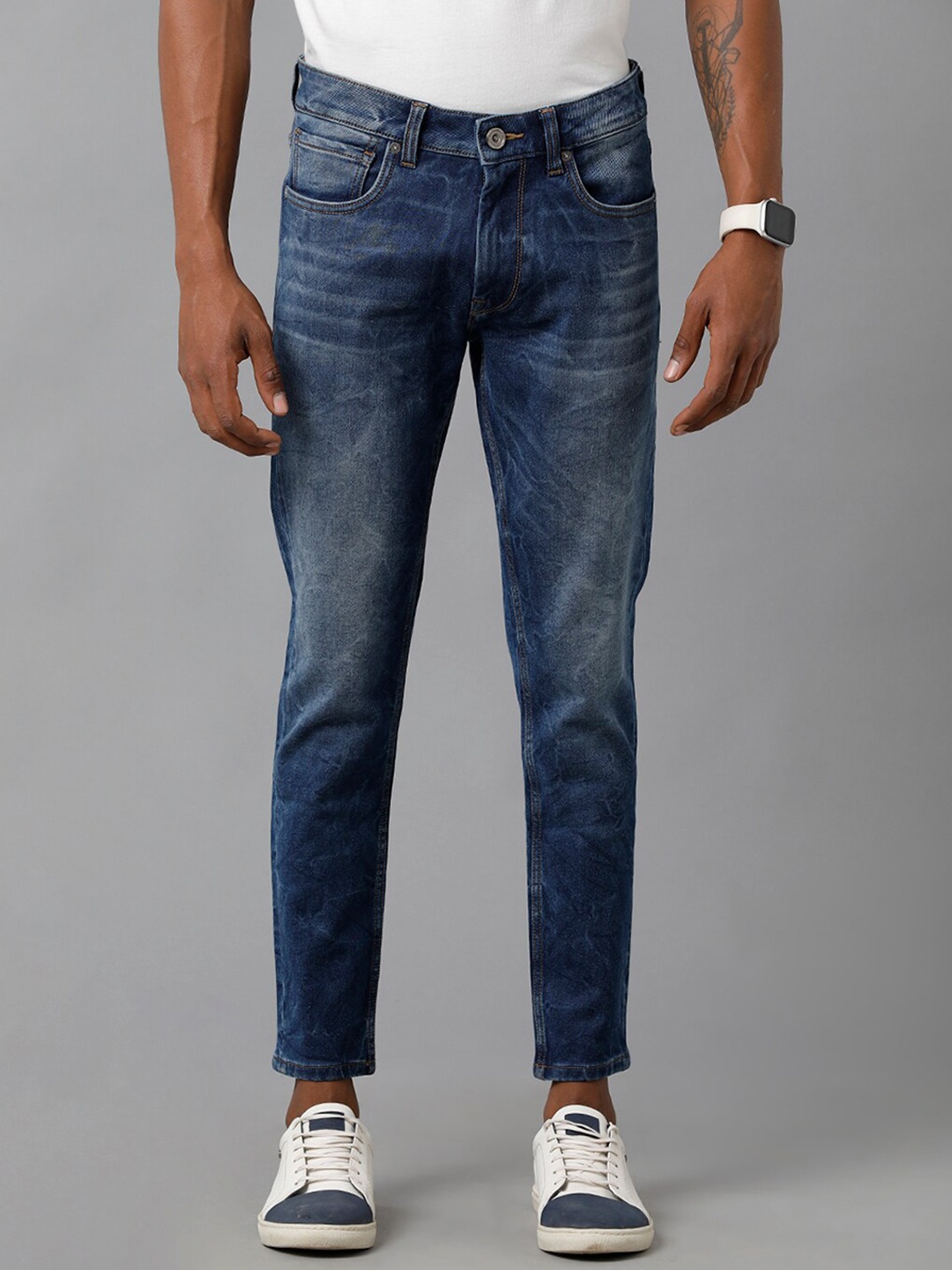 

Voi Jeans Men Skinny Fit Light Fade Whiskers Jeans, Blue